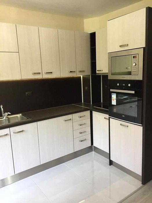 Дава се под наем Тристаен апартамент в Пловдив, Център - 110 кв.м за 714 € - Снимка #3