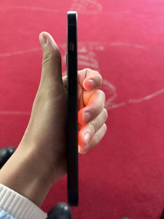 Продам Iphone 15 в хорошем состоянии