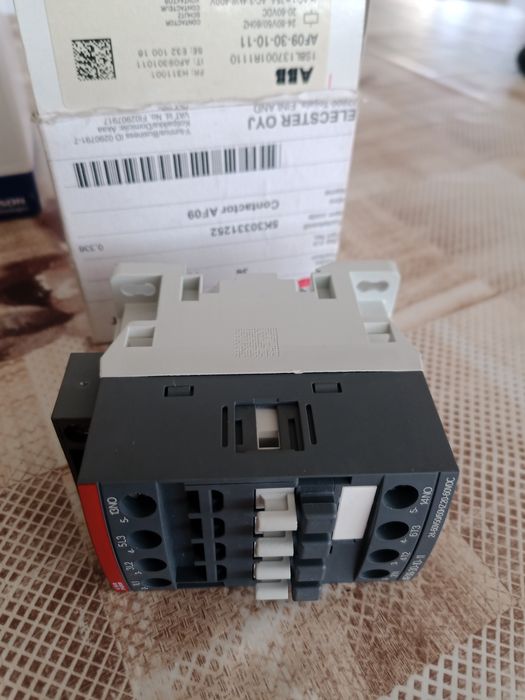ABB контактор чисто нов