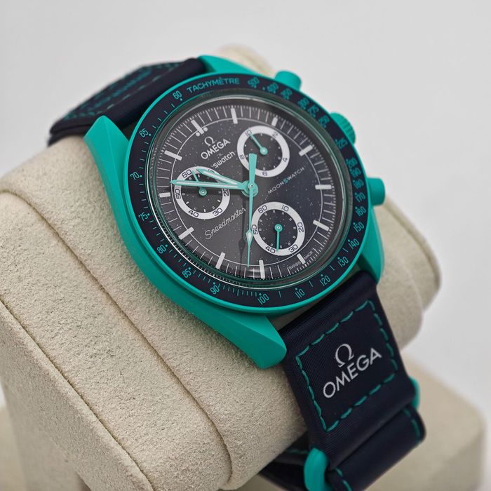 Swatch Omega Speedmaster MISSION ON EARTH