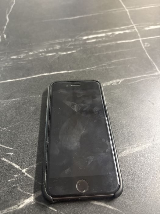 Vand iphone 8 100% baterie