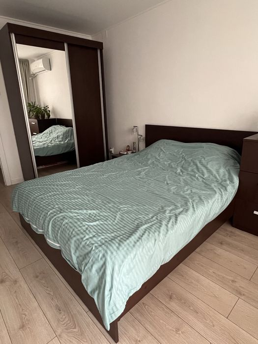 Dormitor - dulap cu oglindă, pat 160×200, comodă și noptieră