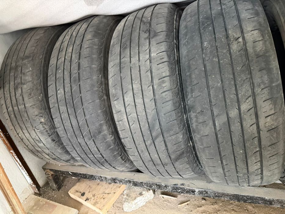 Продам б/у шины размер 225/60/17