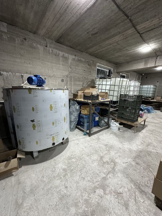 Келесда йул юзида уй сотилади. Угловой. 4 сотих. 450 кв.