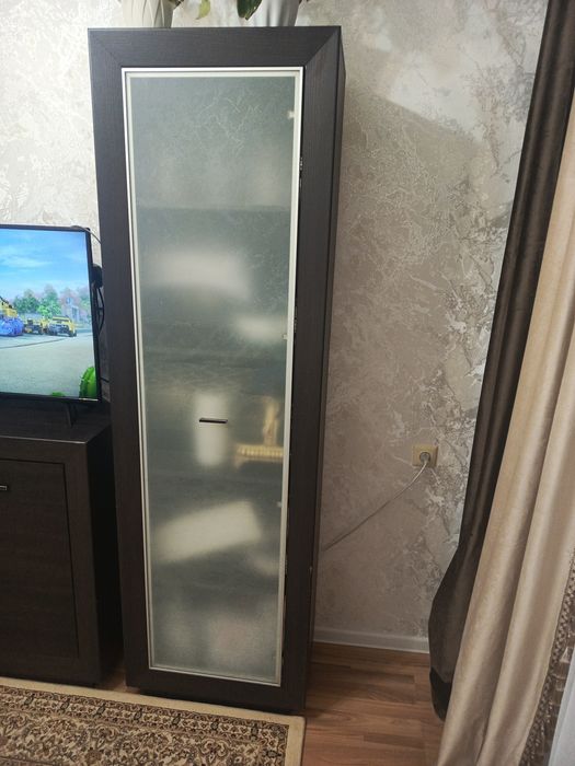 Продам сервант, тумбу