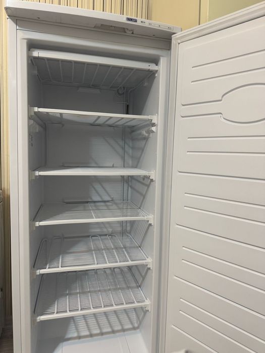 Продам морозильник