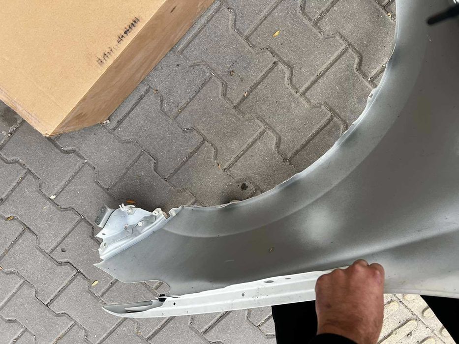 Калник ляв MITSUBISHI L200 2015/-2019  5220J827 / 5220J823