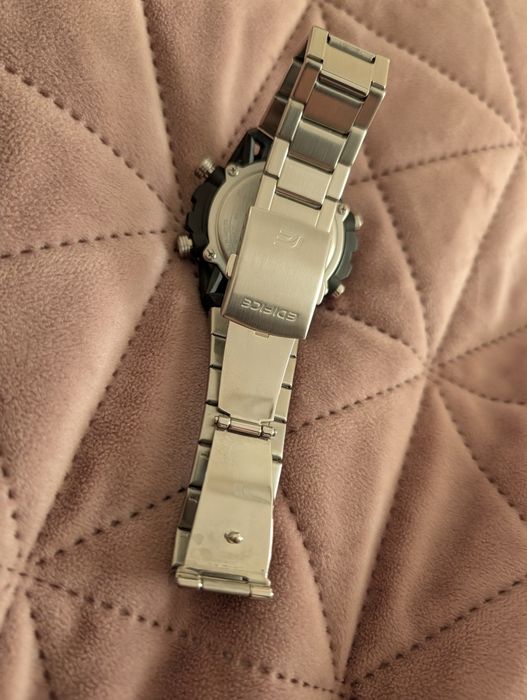 Casio Edifice solar cu bluetooth