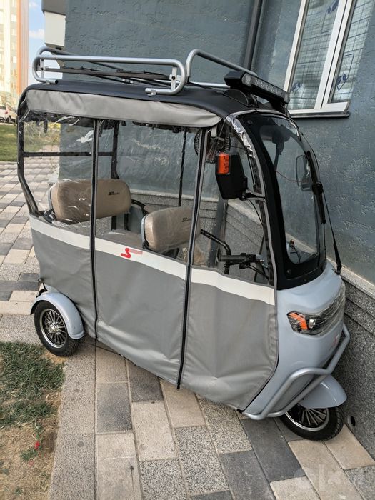 Elektronik Skuter yangi salafani bilan