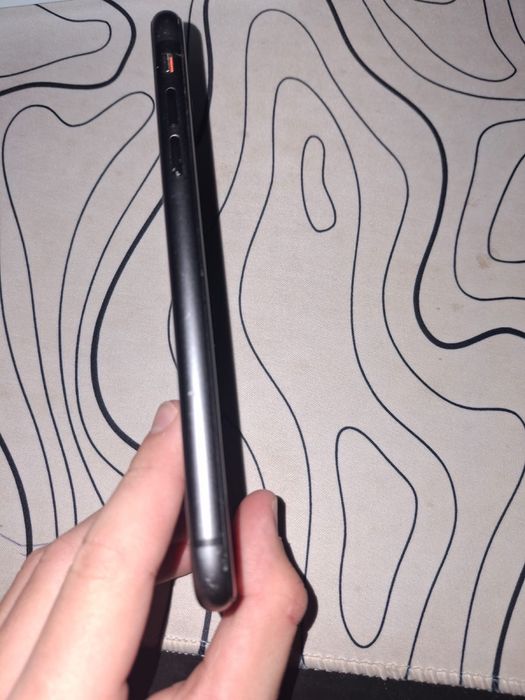 СРОЧНО продам IPhone 11