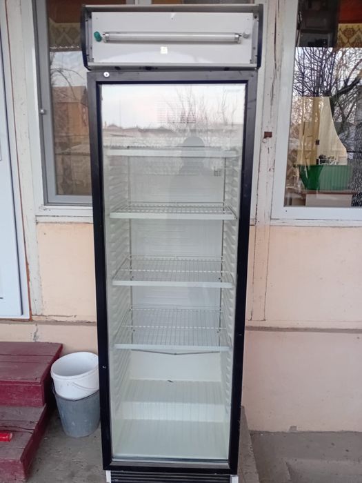 Холодильник для магазина