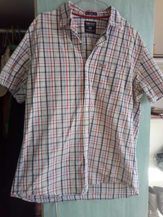 Продавам 15 ризи в запазено състояние за 80лв. (по 5,33лв. на дреха)