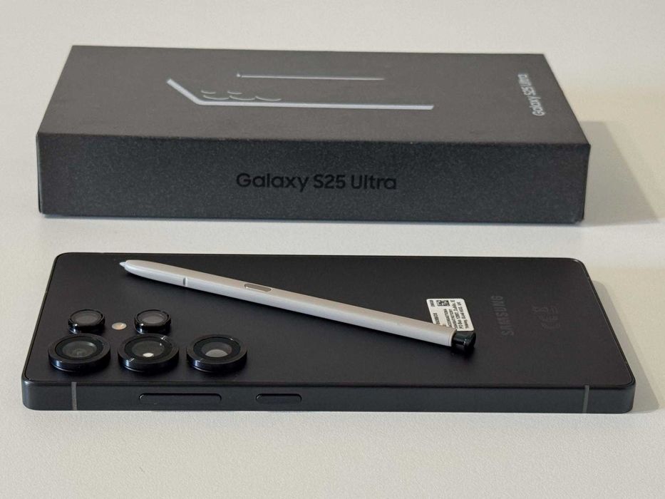 Бартер! НОВ! Samsung Galaxy S25 Ultra Titanium Jetblack (Черен) 8 Цикъла.