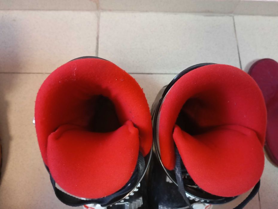 Ски обувки 38- 38.5размер + каска S размер-35 лв