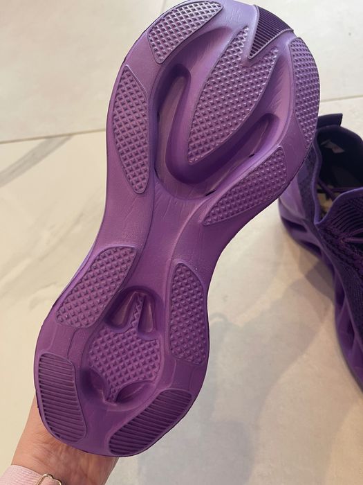 Страхотни лилави маратонки 40-41 номер