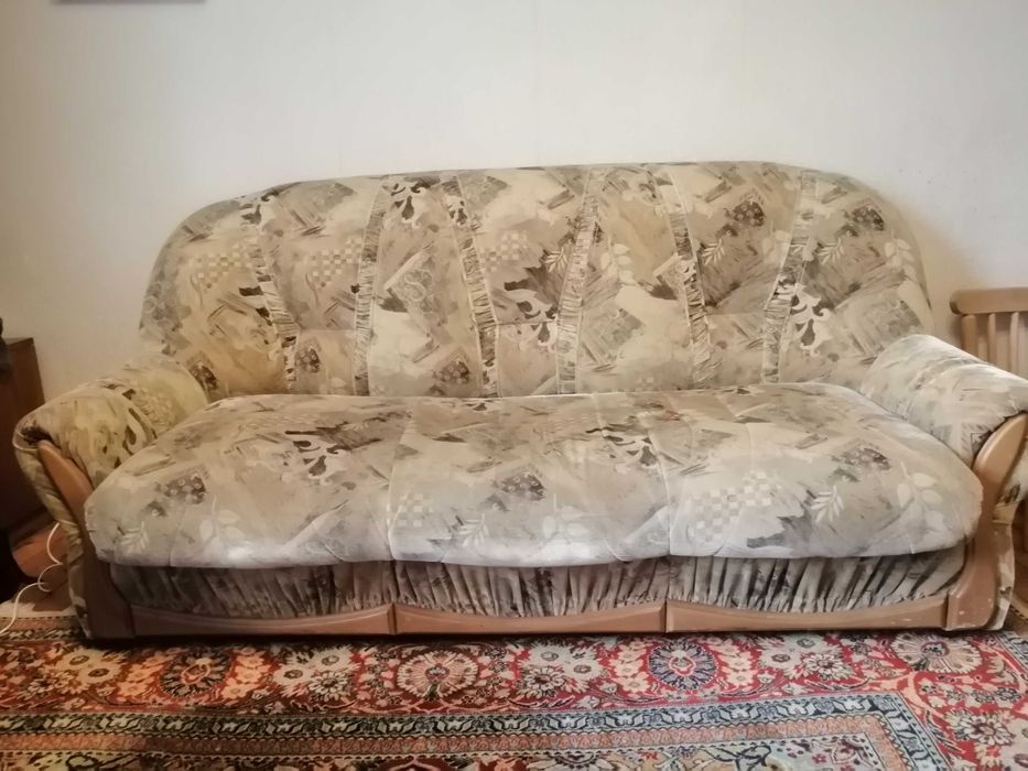 Продавам холна гарнитура, комплект