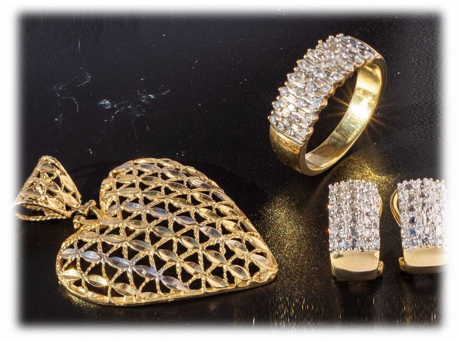 Диамантен Златен Пръстен и Диамантени Обеци 18ct. Комплект + Сърце