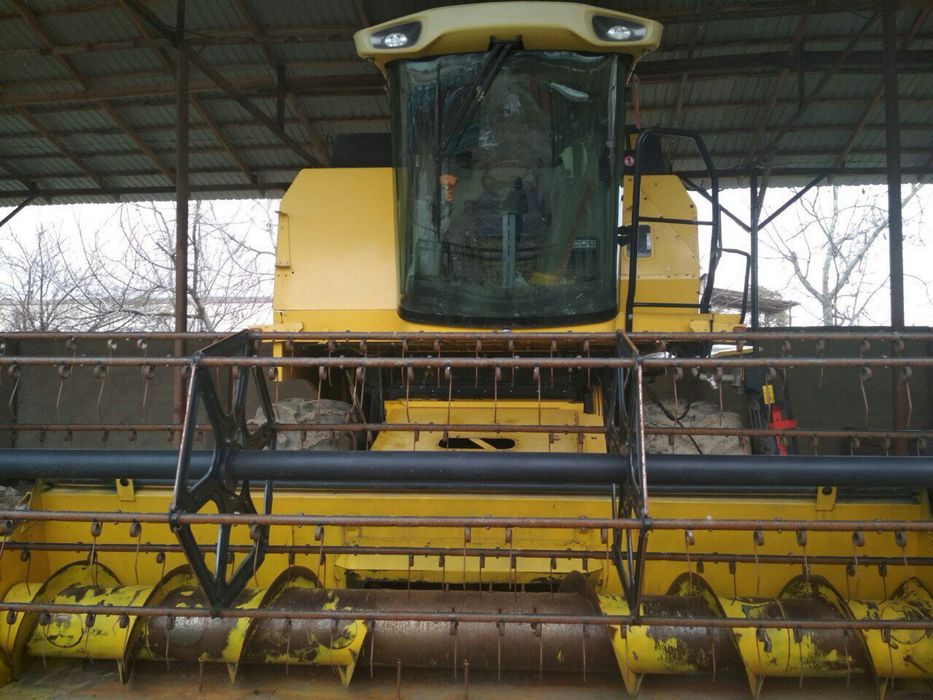 New Holland kombayn sotiladi