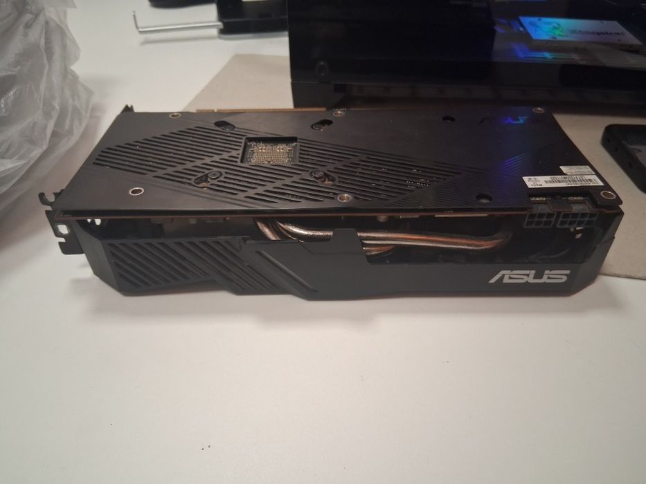 Placa video asus rx5700