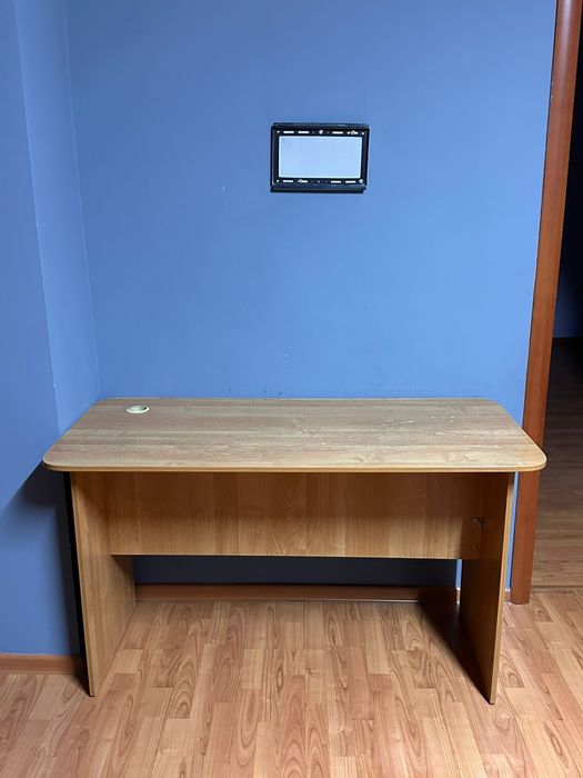 Рабочи стол удобный