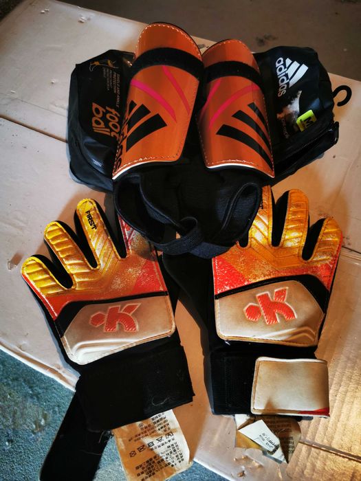 Ръкавици и кори за вратав