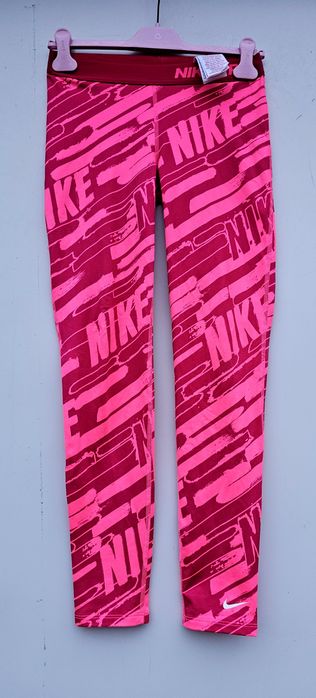 Nike оригинален дамски клин С/М размер