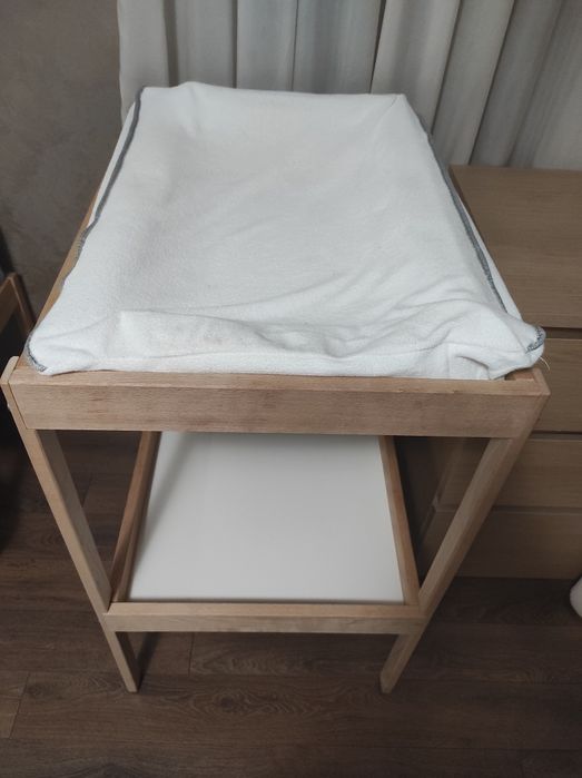 Повивалник Маса за повиване Икеа Ikea SNIGLAR с подложки
Маса за повив