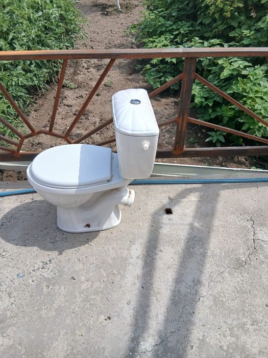 Продается ванна, унитаз  раковина!!!