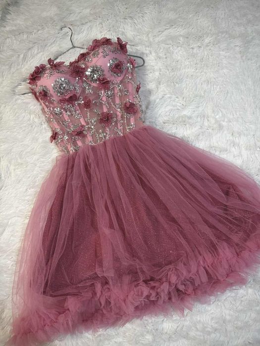 Официални/ бални рокли - С размер