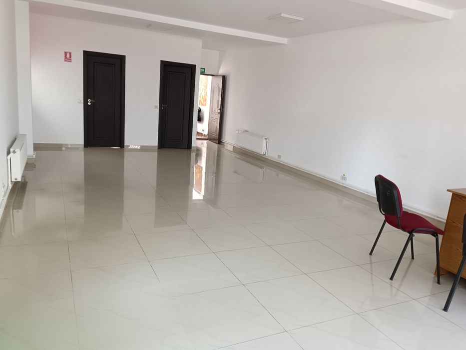 Spatiu de închiriat , 65mp. Deschidere la strada