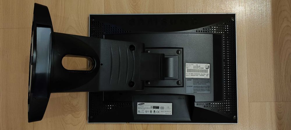 Монитор SAMSUNG SyncMaster 151S