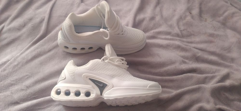 Продам кроссовки Nike