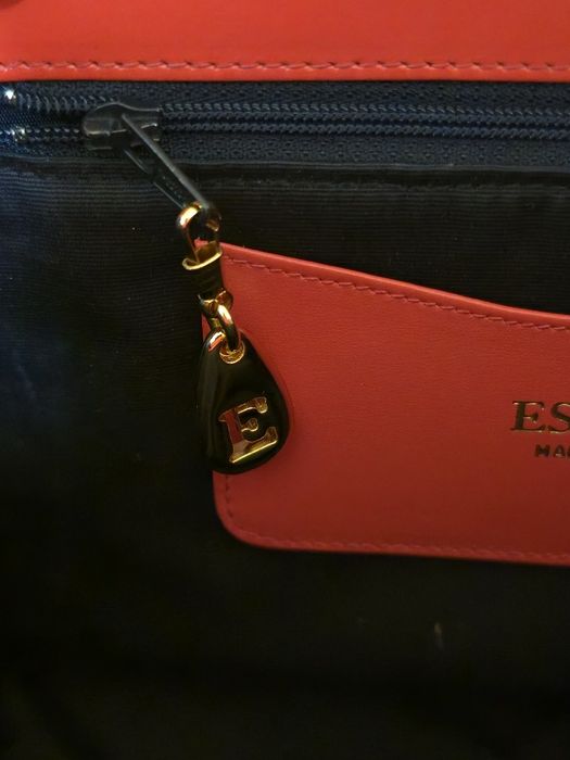 Escada оригинална дамска чанта от естествена кожа