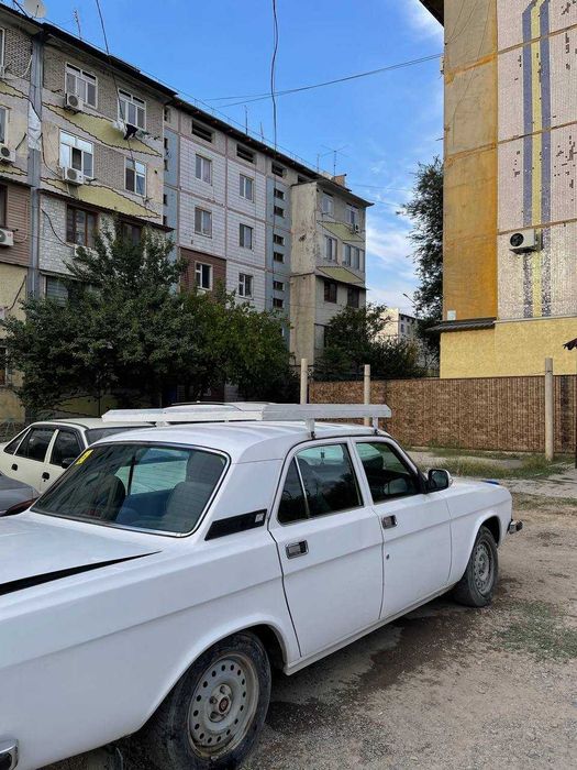 Легковой автомобиль Волга 3102