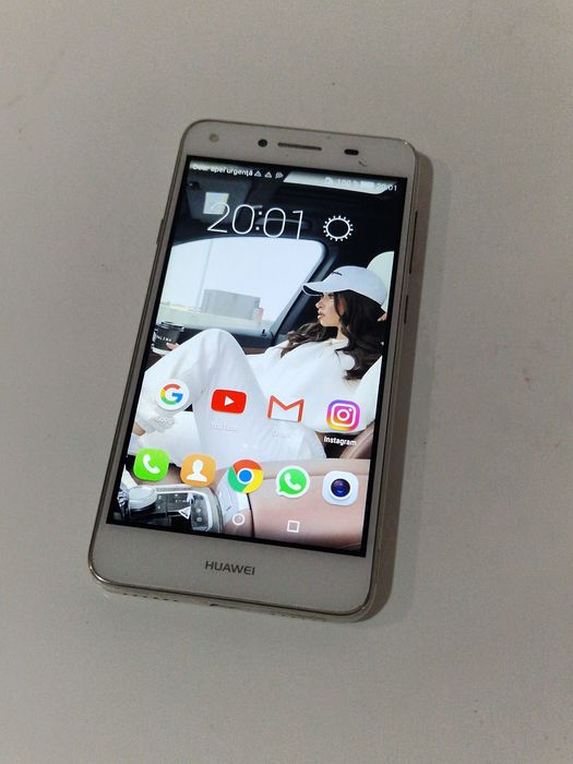 Telefon cu touchscreen perfect funcțional