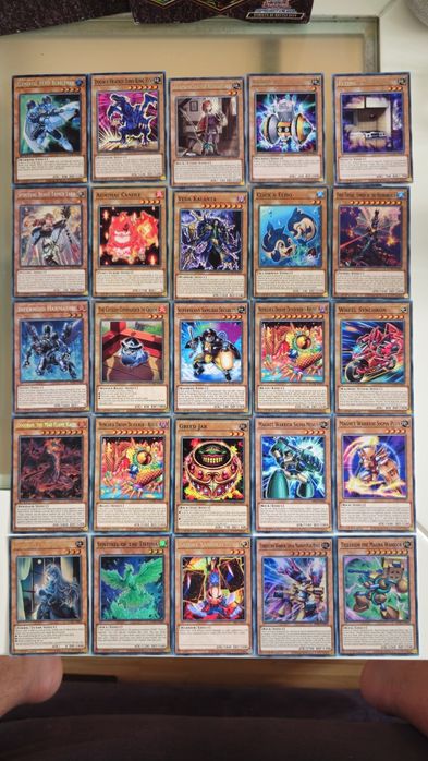 Продавам оригинални Yugioh карти