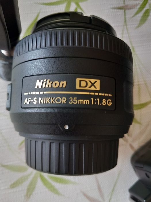 Фотоапарат NIKON, със стойка