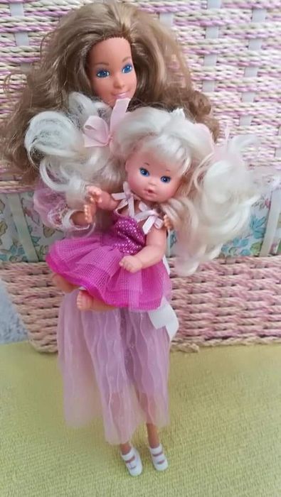 Multe păpuși barbie