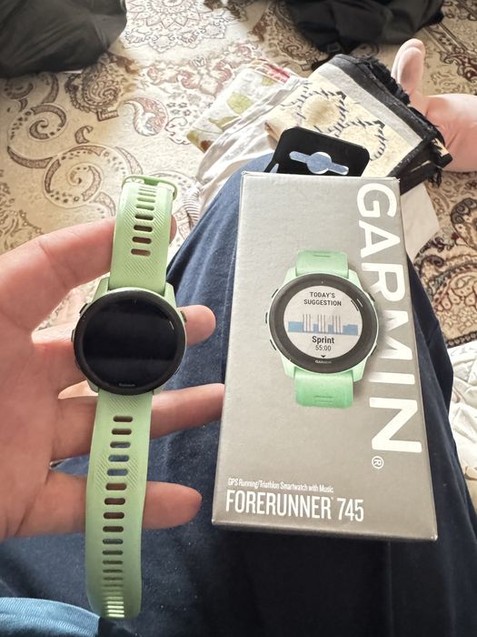 Смарт часы GARMIN Forerunner 745