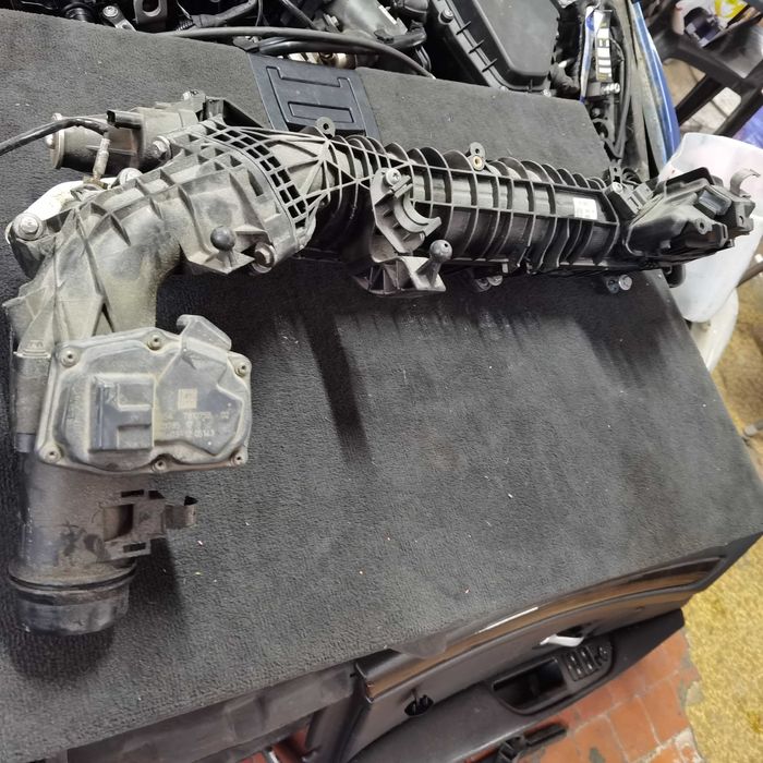 Всмукателния колектор за бмв 3.0д 258кс и 3.5 313кс