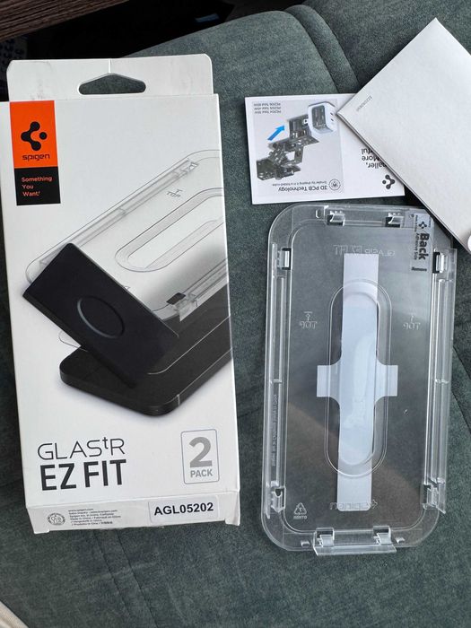 Spigen 1бр Защитно покритие за дисплея на iPhone 14 Pro Max