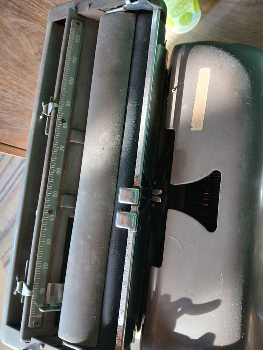 Стара пишеща машина