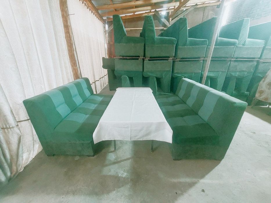 Диван киросло сотилади