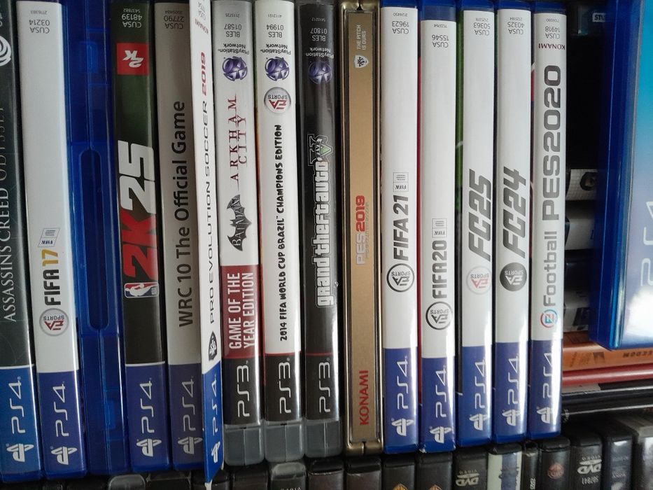 Vând jocuri PS4 stare foarte bună.