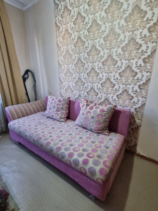 Продам шкаф прихожую и диван