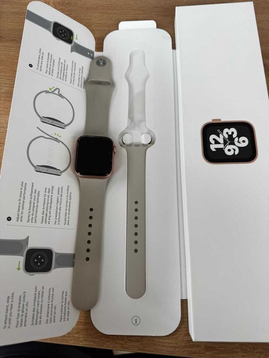 apple watch se gold aluminium case