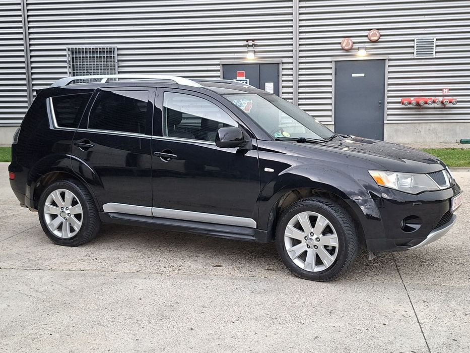 Mitsubishi Outlander 2009  4WD7LocuriXenonPiele