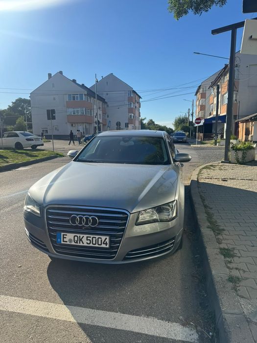 Audi A8 an 2012.
