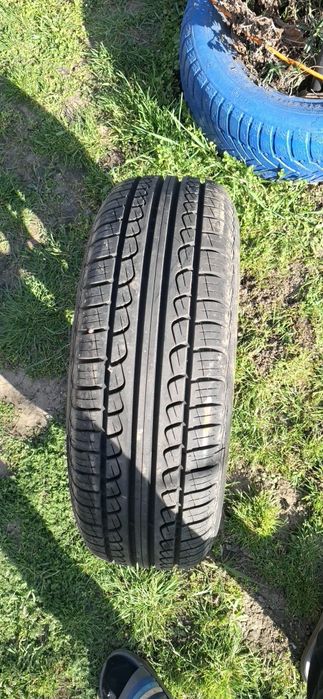 Vând urgent jante cu anvelope de vară ford focus 2