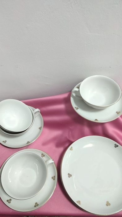 Servici de ceai ,cafea , porțelan.